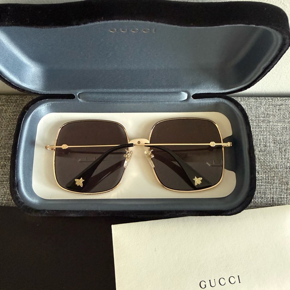 NEW Gucci Women's Gold Frame Sunglasses GG Monogram Lenses GG0414S - Picture 4 of 9